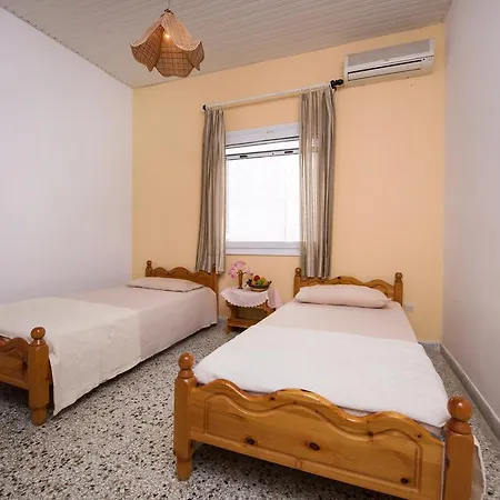 Hotel de apartamente Litharia Benitses (Corfu)